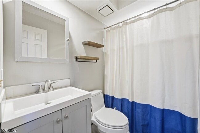 Building Photo - 65 Aspen Dr