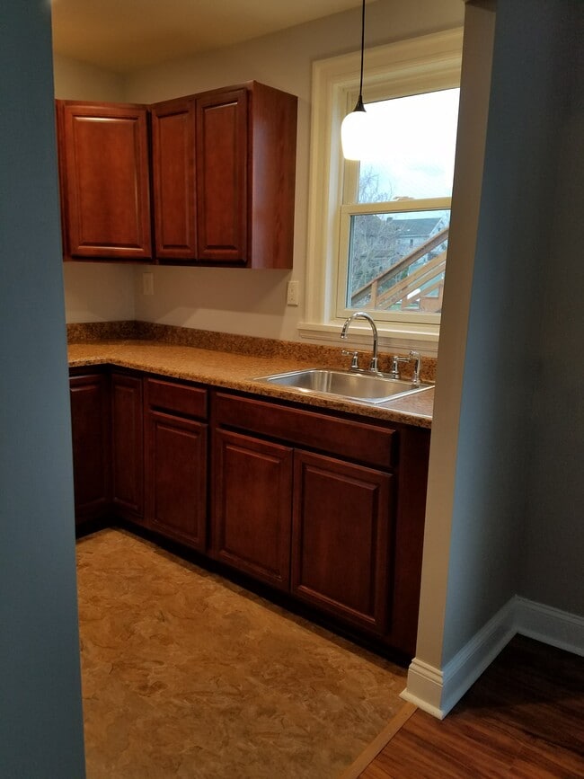 Building Photo - 96 Linshaw Ave