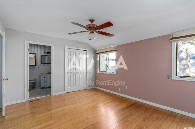 Building Photo - 1577 E Tomahawk Dr