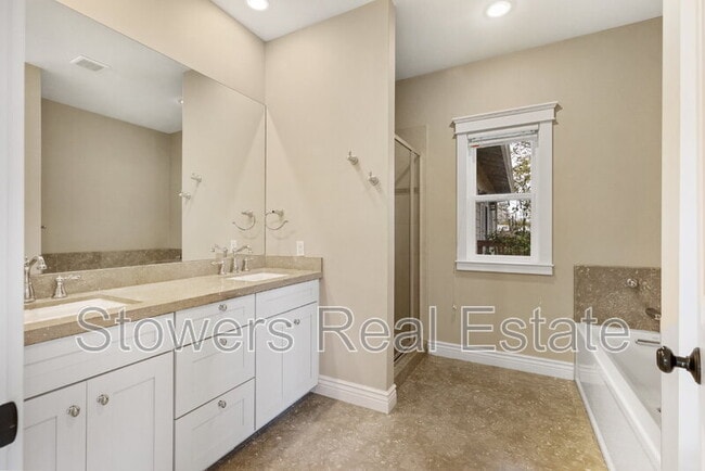 Building Photo - 235 Pleasant View Dr