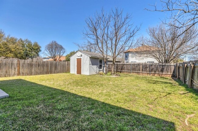 Building Photo - 2400 Byfield Dr