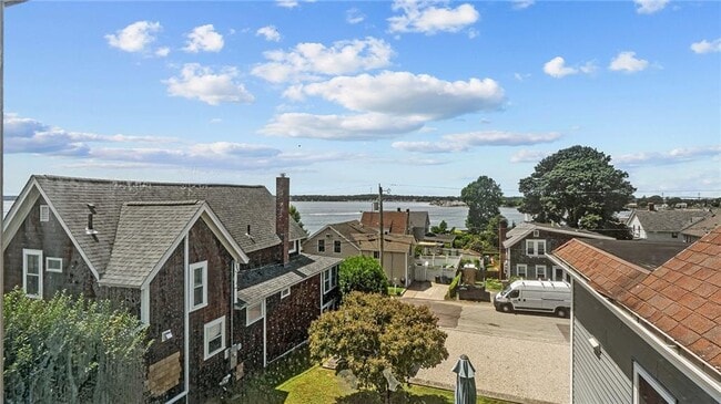 Building Photo - 54 Hillside Ave