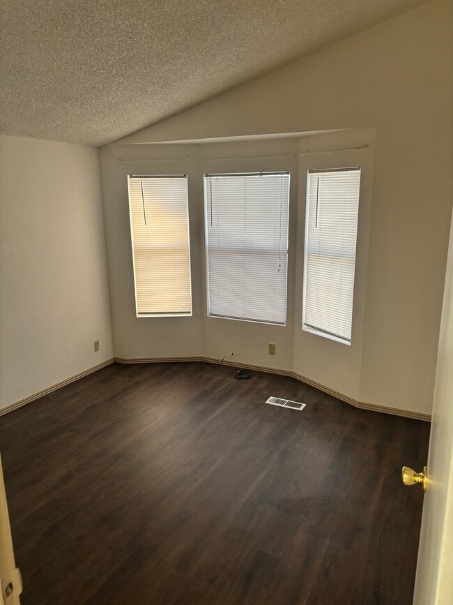 Building Photo - 4414 Susan Pl