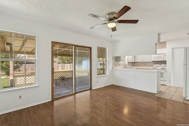 Building Photo - 207 Balboa Dr