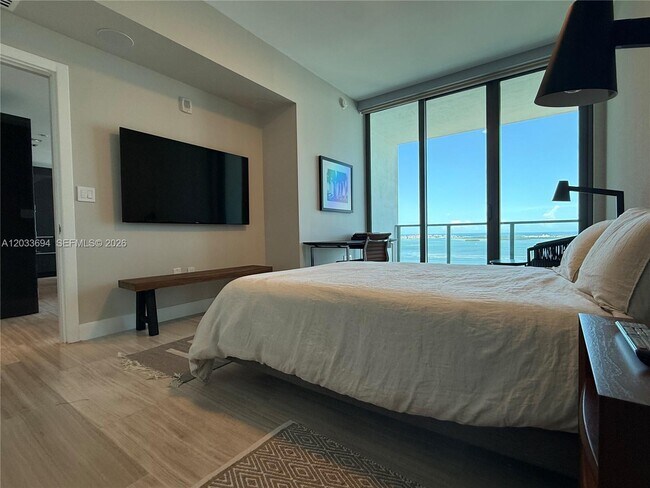 Building Photo - 1451 Brickell Ave