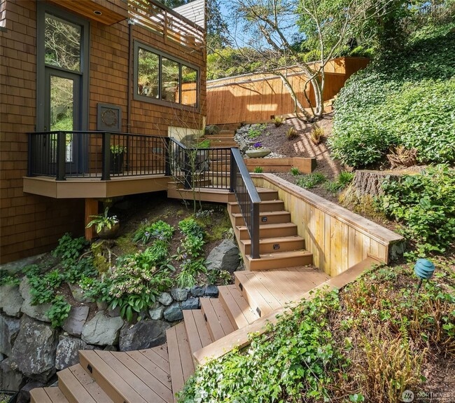 Building Photo - 3bd/2.25ba Edmonds House