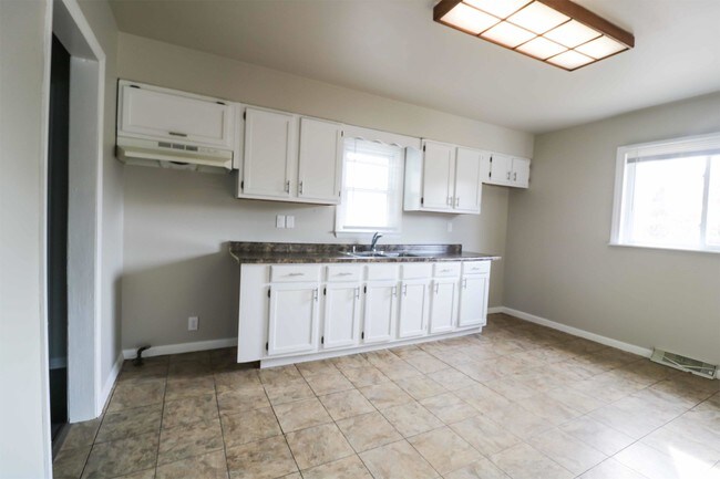 Building Photo - 3239 W 51st Pl