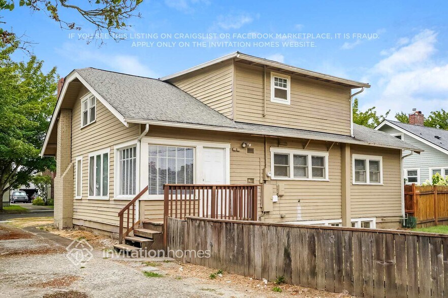 Building Photo - 713 Ryan Ave