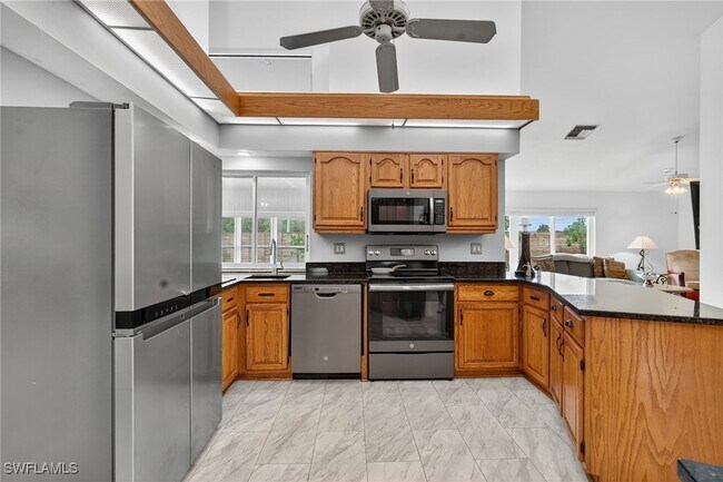 Building Photo - 112 Bordeaux Cir