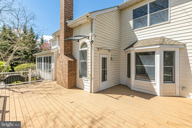 Building Photo - 497 Christopher Dr