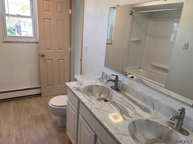 Building Photo - 120-122 Berkey Dr