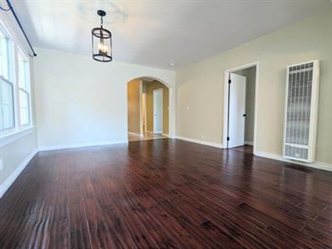 Building Photo - Beautiful 2-Bedroom Home Now Available