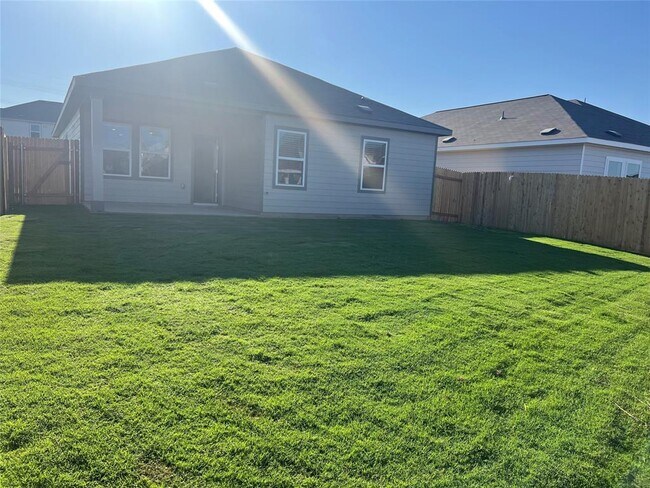Building Photo - 107 Bridgeview Dr