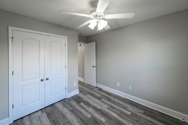 Building Photo - 307 Nile Ln