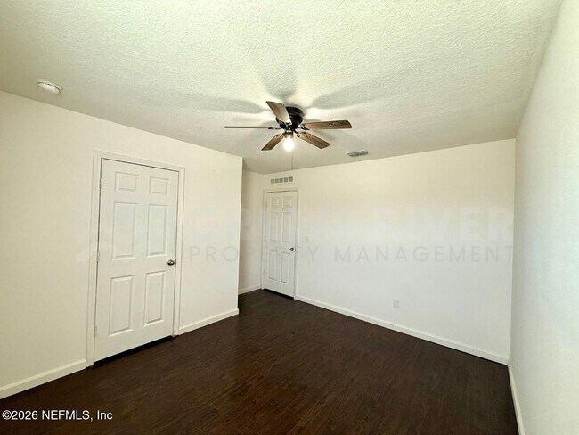 Building Photo - 8704 Lake George Cir W