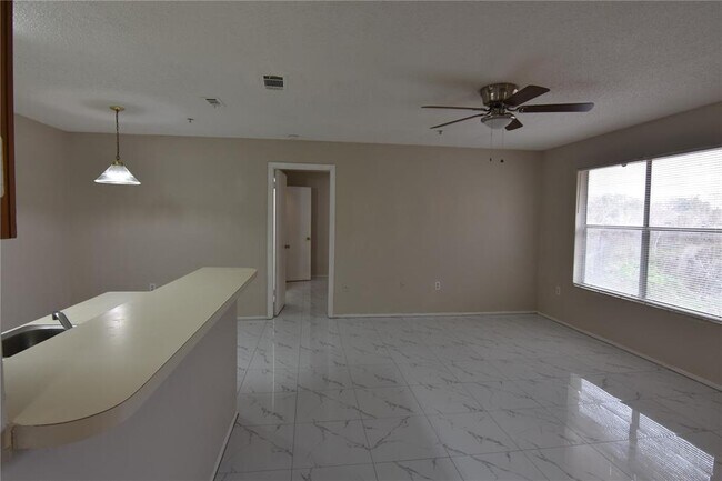 Building Photo - 637 Buoy Ln