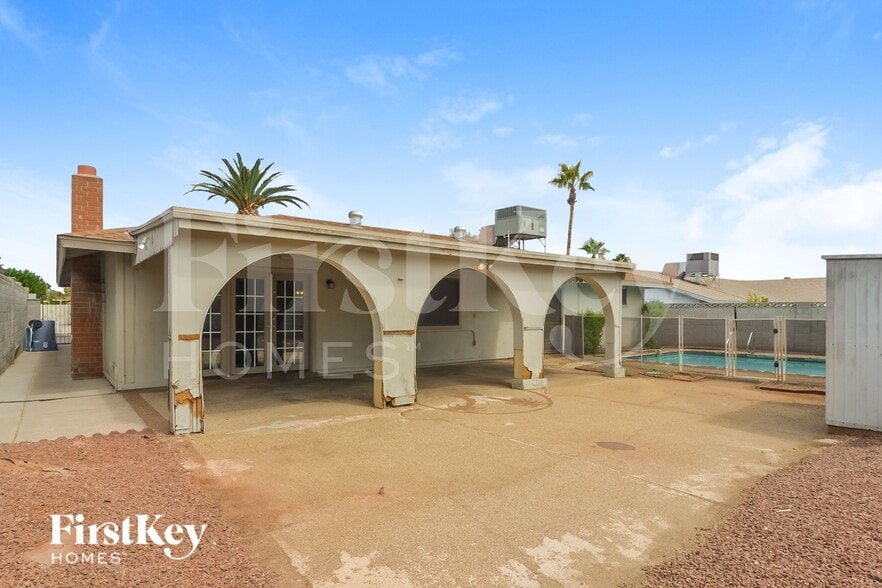 Building Photo - 4071 Oakhill Ave