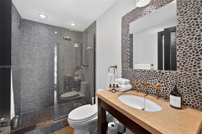 Building Photo - 14 W San Marino Dr