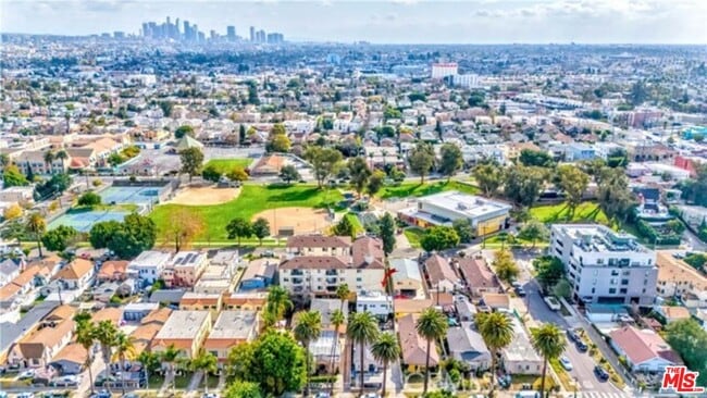 Building Photo - 1238 S Muirfield Rd