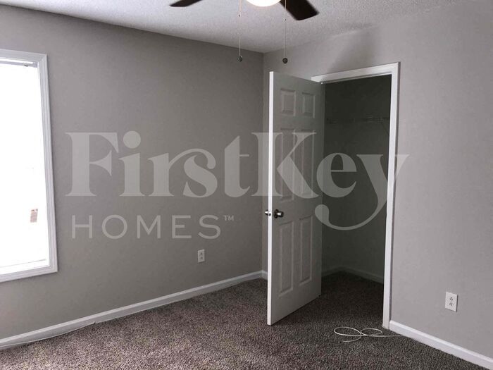 Building Photo - 7114 Ravenwood Ln