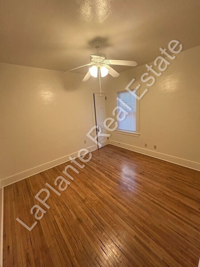 Building Photo - 1439 Vassar Dr