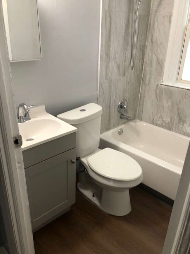 Building Photo - Charming Renovated 2-Bedroom Lower Unit – Section 8 Welcome