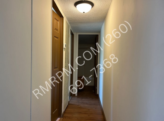 Building Photo - 2065 E Lakeside Dr
