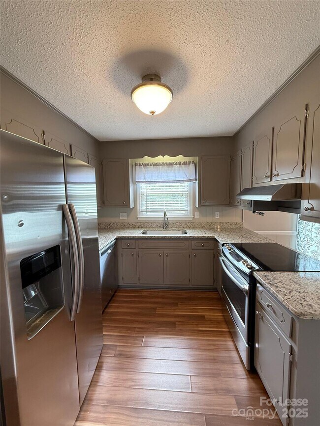 Building Photo - 4712 Jamee Dr