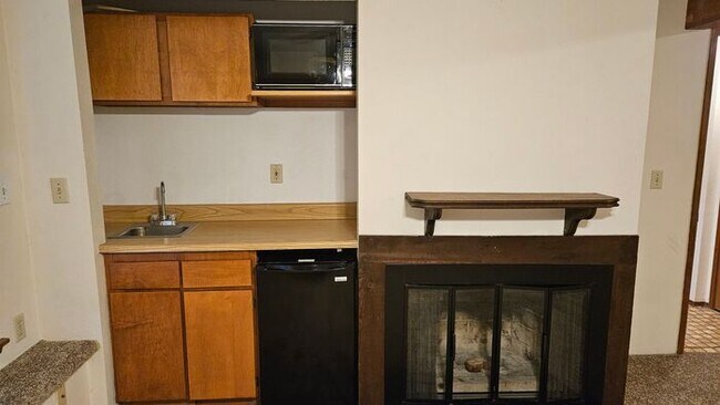 Building Photo - N Tacoma 3bdr 2.5 bath home w/ VIEW of Mt Rainer