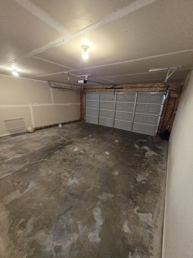 Building Photo - 5508 Cyndi Ct