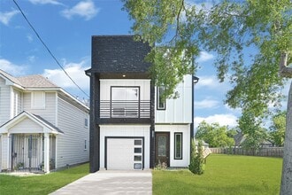 Building Photo - 7203 Weyburn St