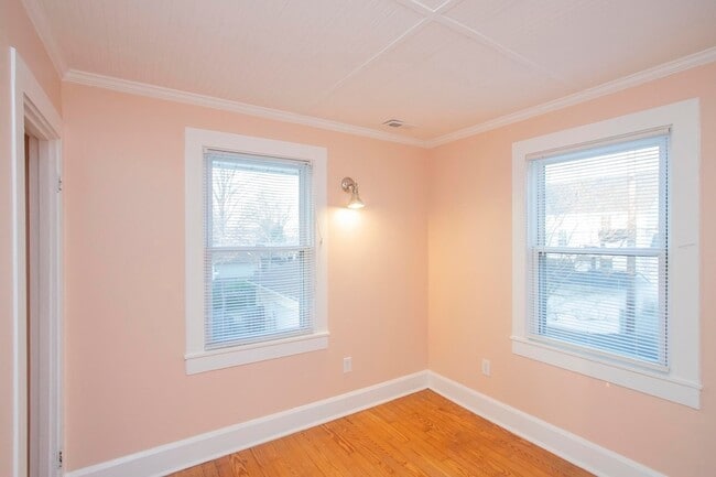 Building Photo - 909 Clarke St