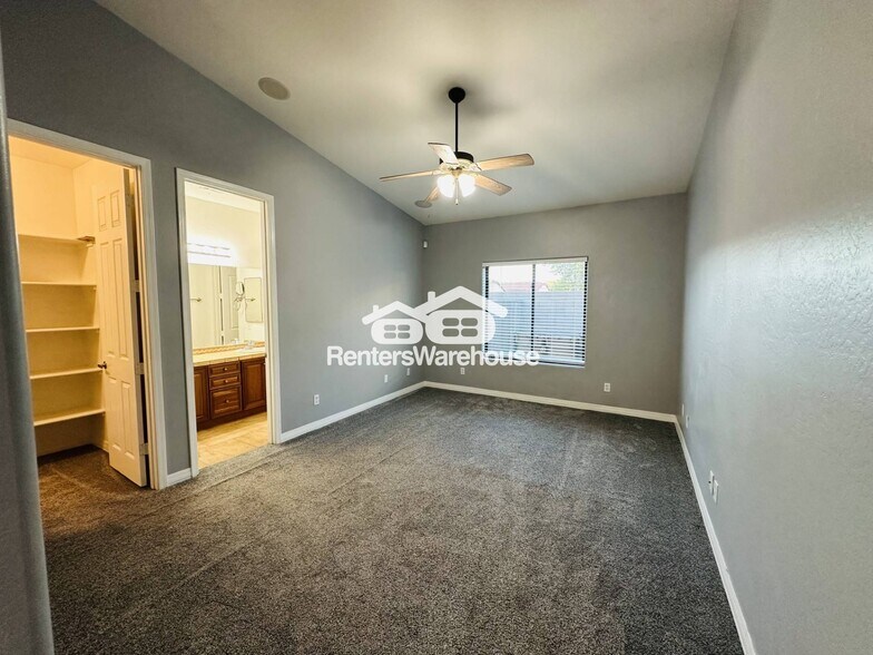 Building Photo - 2256 E Pima Ave