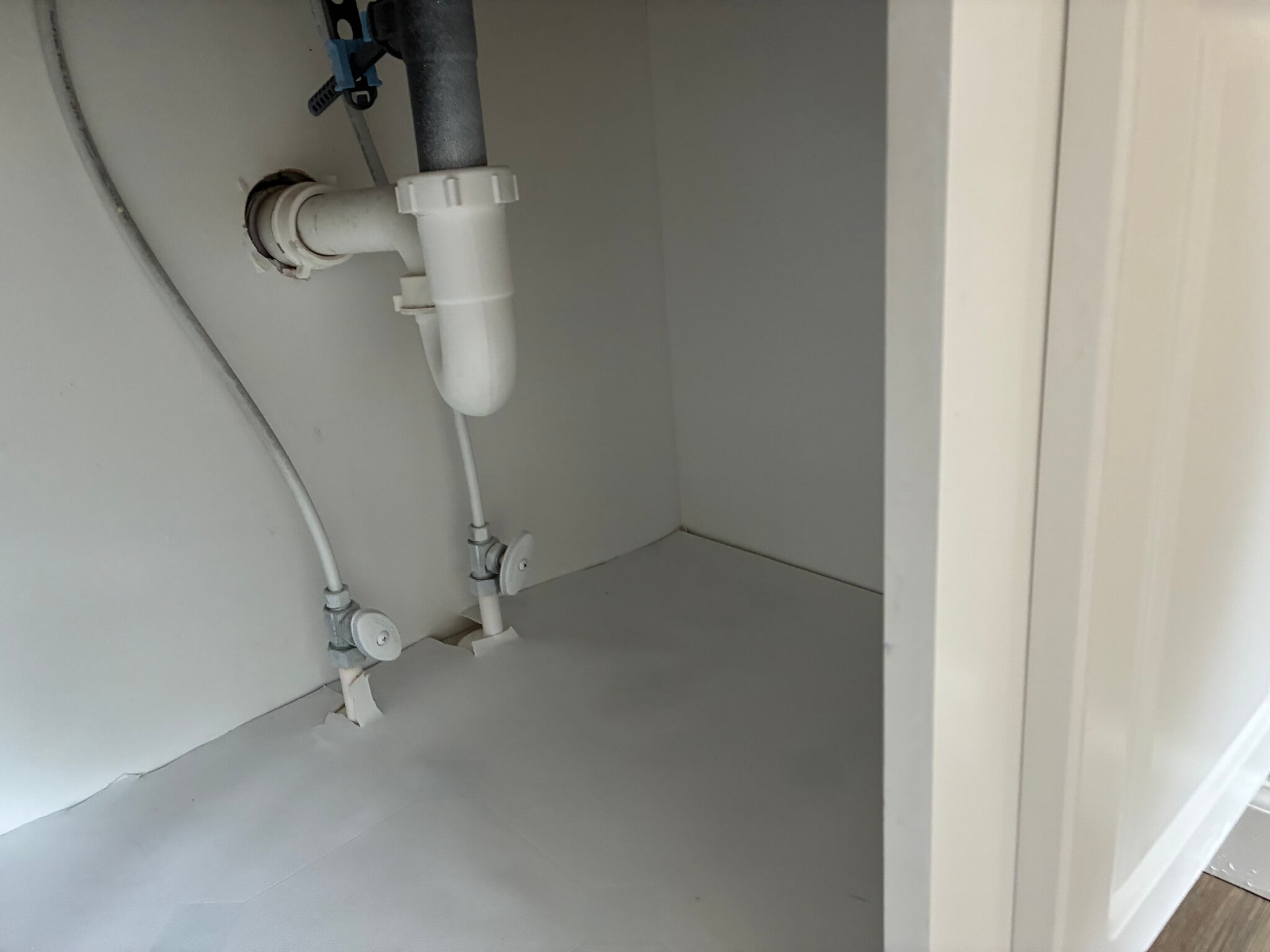 Building Photo - Room in House on Tara Bend