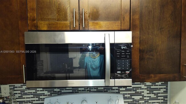 Building Photo - 1111 NW 19th Ave