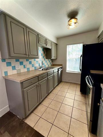 Building Photo - 4626 San Jacinto St