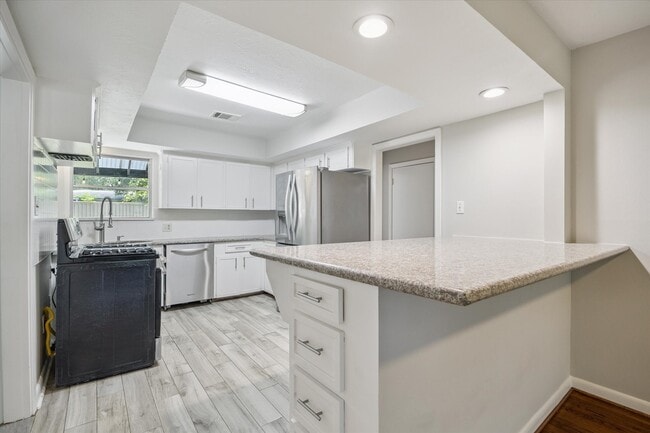 Building Photo - 6136 Birdwood Rd