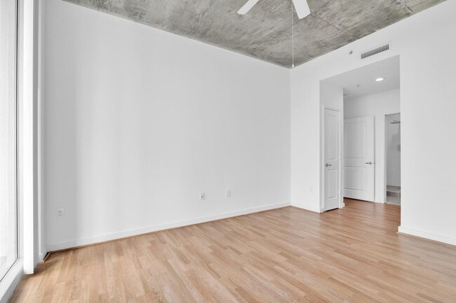 Building Photo - 300 S Australian Ave