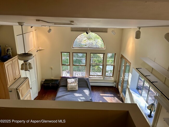 Building Photo - 410 N Mill St