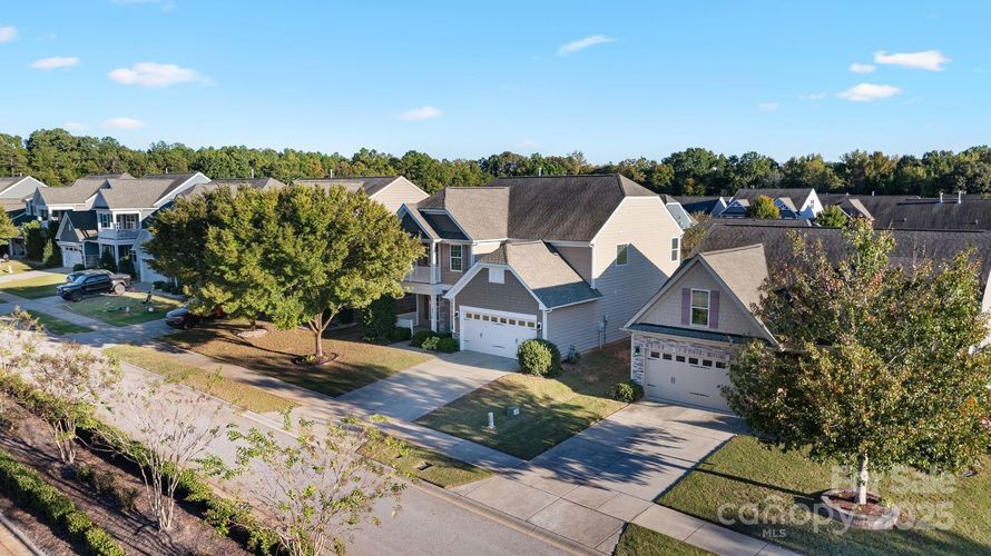 Building Photo - 2076 Waverly Ct