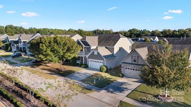 Building Photo - 2076 Waverly Ct