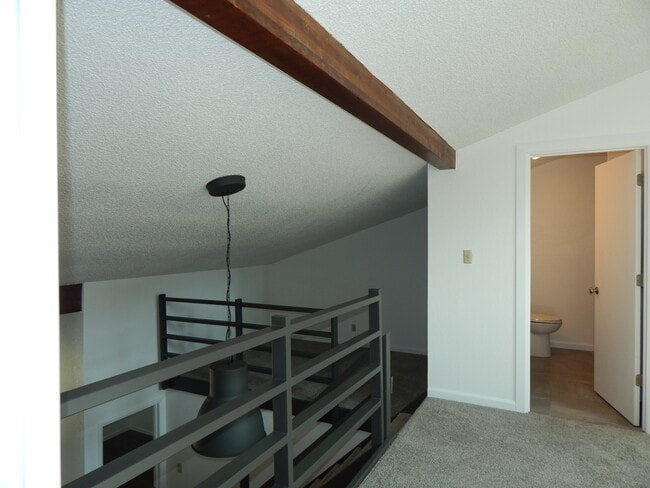 Building Photo - 355 W Deloney Ave