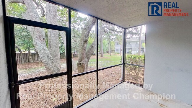 Building Photo - 4305 Holly Tree Rd