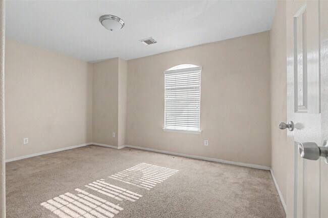 Building Photo - 5934 Sugar Field Ln