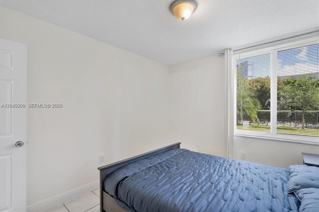 Building Photo - 250 180th Dr
