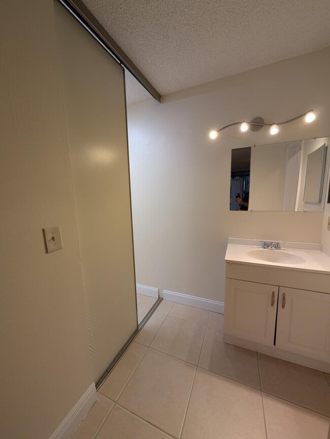 Building Photo - 3830 Coral Tree Cir