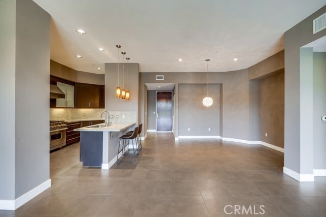 Building Photo - 402 Rockefeller