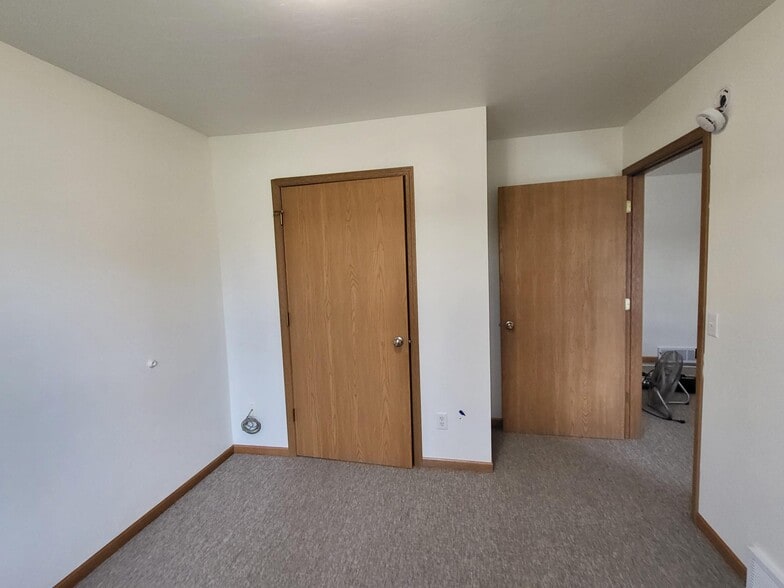 Building Photo - 4944 Rosewood Ct