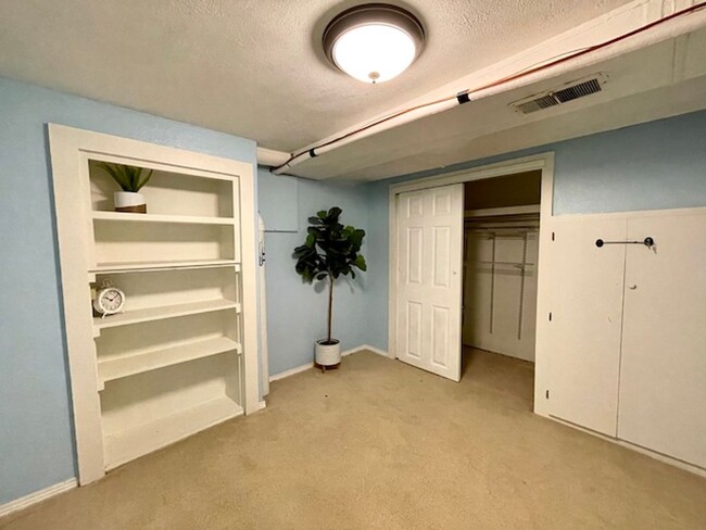Building Photo - Amazing Littleton Bungalow