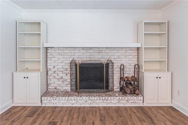 Building Photo - 9630 Pine Thicket Way